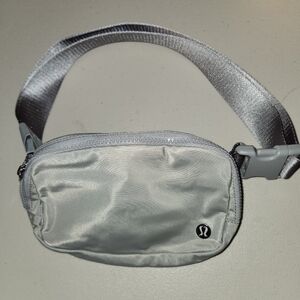 Lululemon Everywhere Belt Bag in Grey.